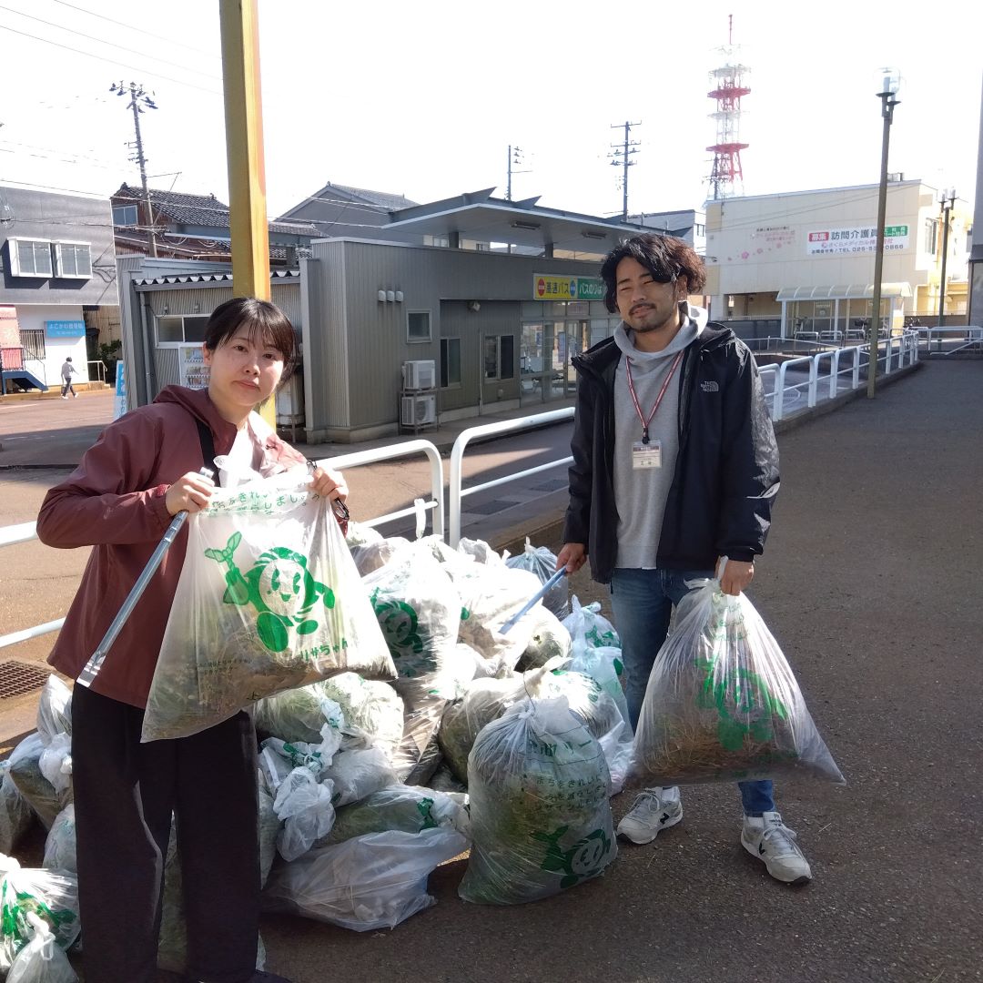 ゴミ袋たくさんです。