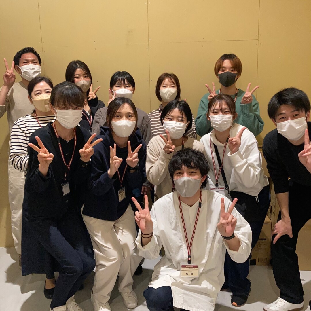 スタッフの集合写真