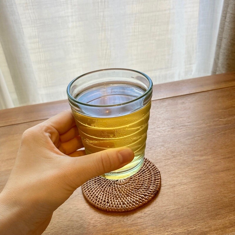 飲む