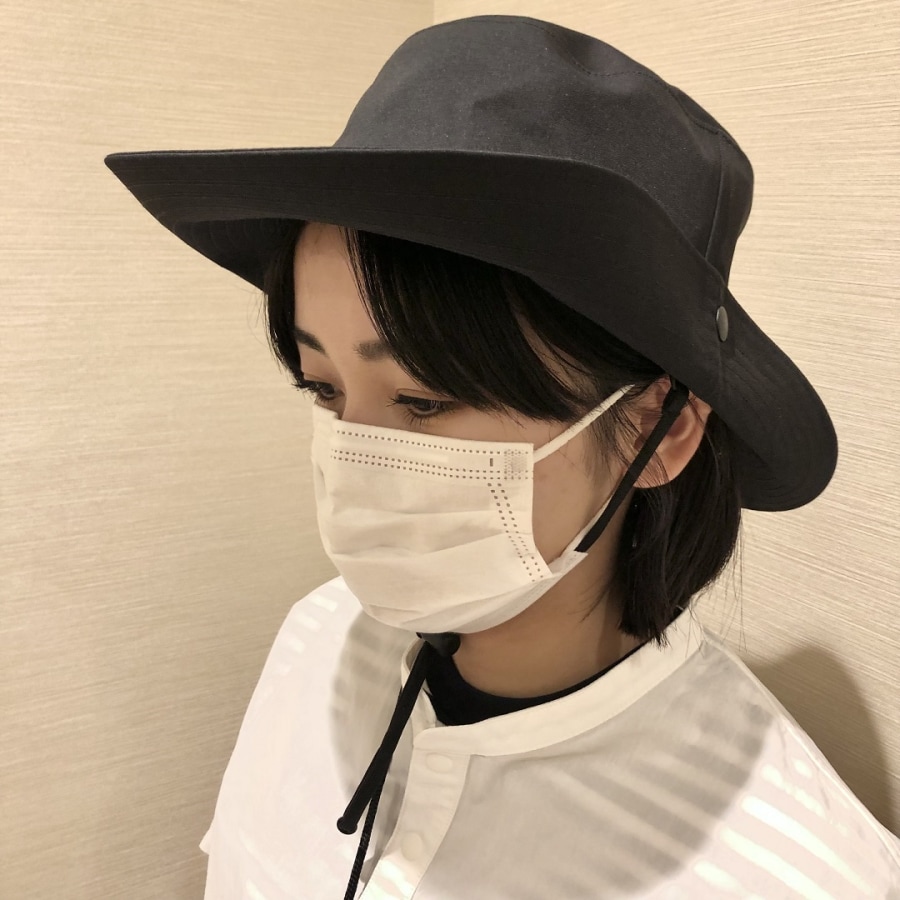 帽子をアップで