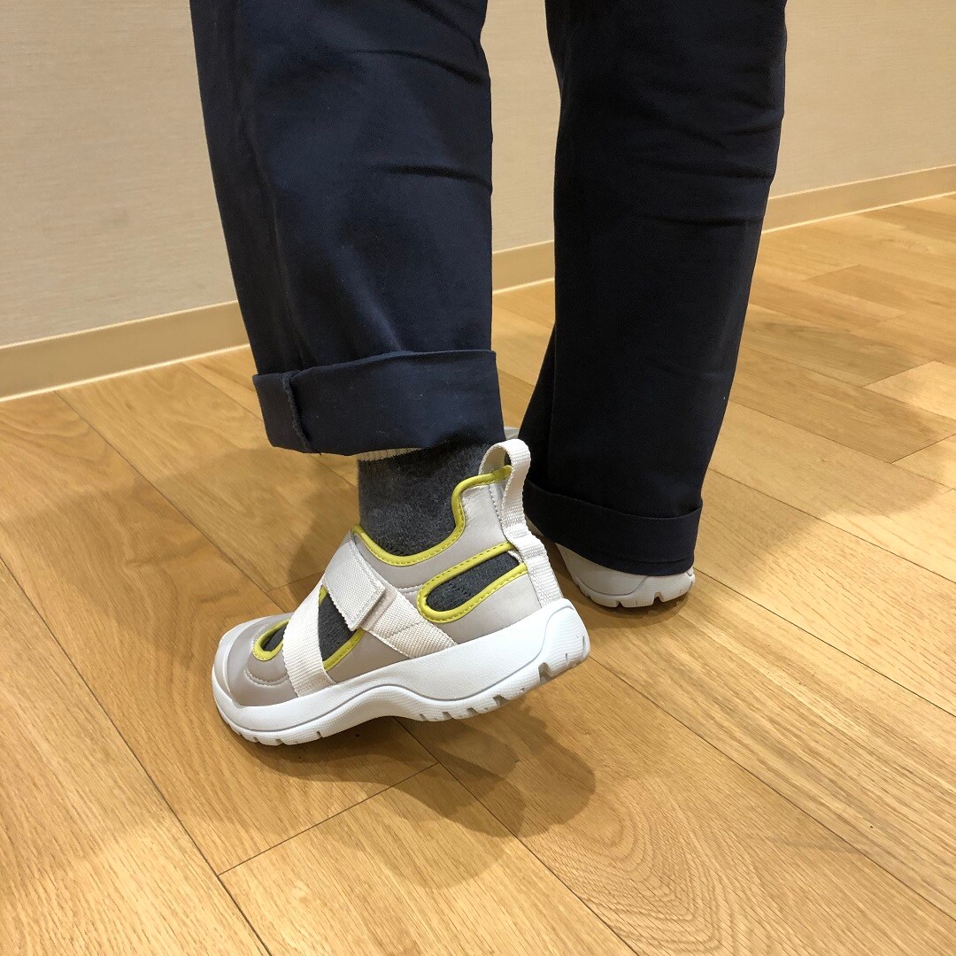 スニーカーサンダル
