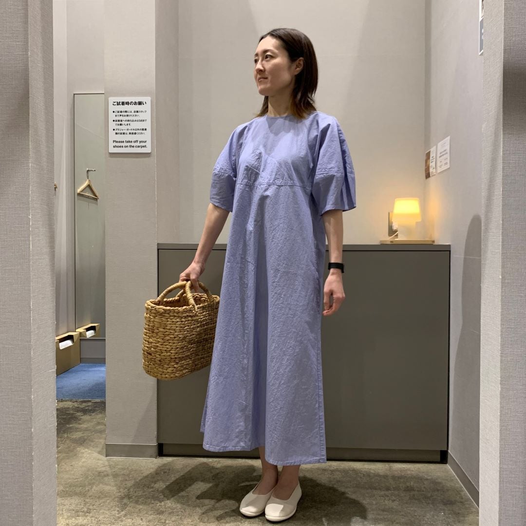 ワンピース立ち姿