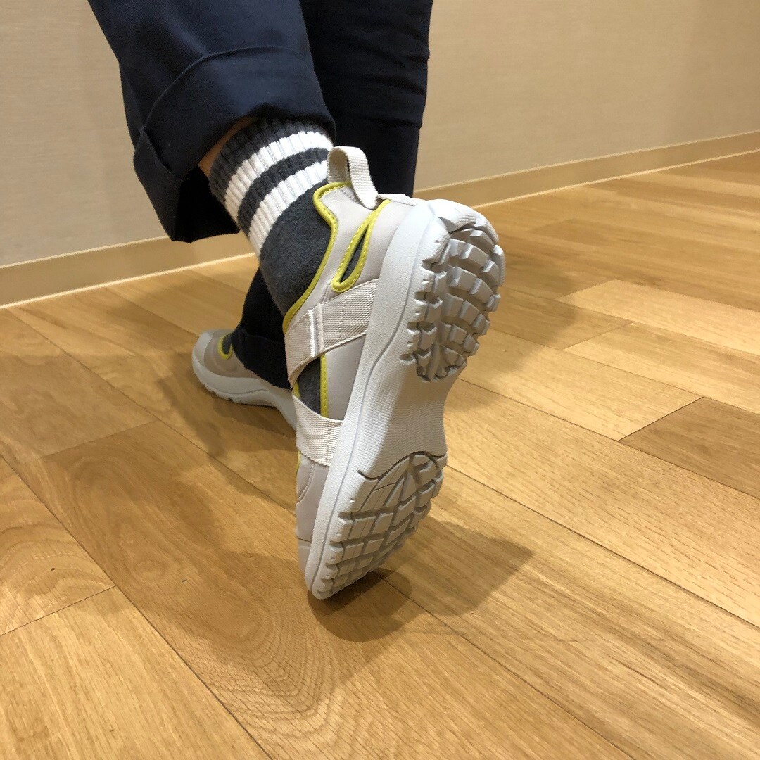 スニーカーサンダル
