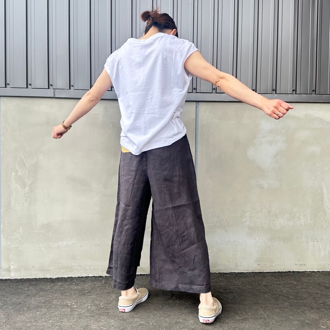 後ろ