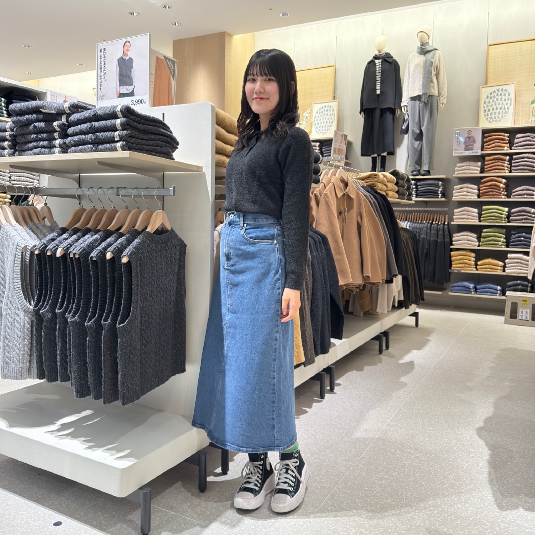 ニットを着た女性