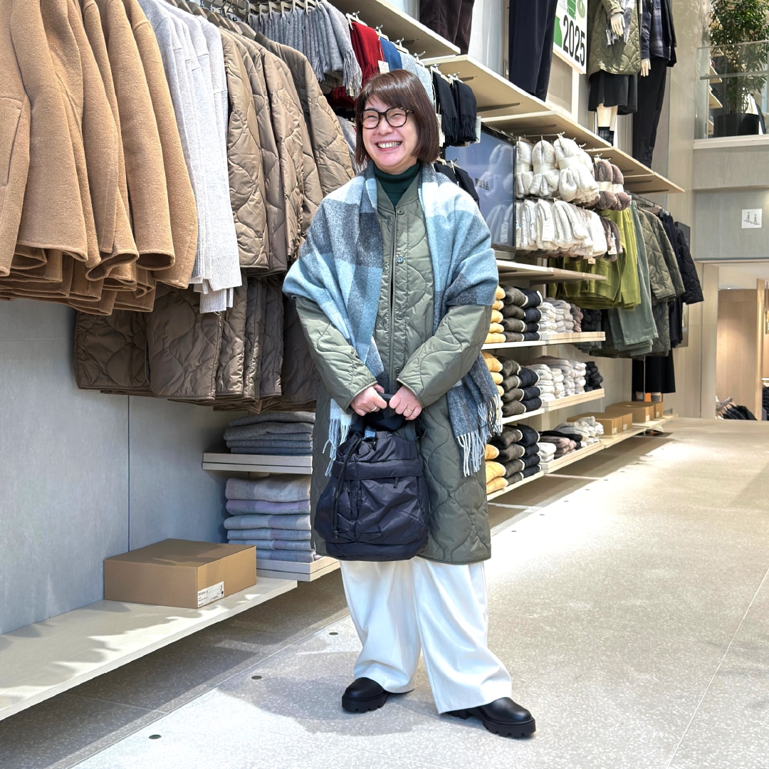 コートを着た女性