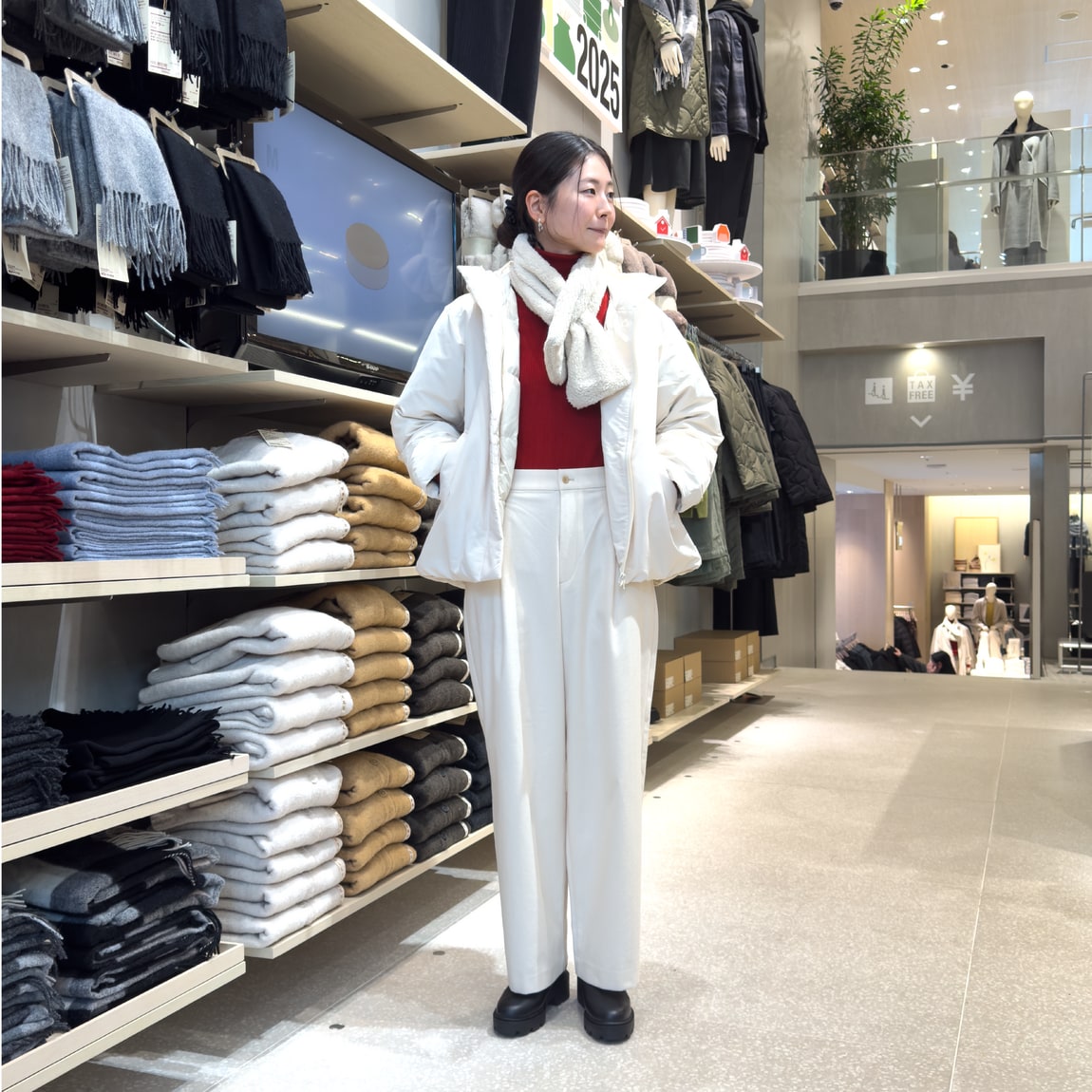 ダウンを着た女性