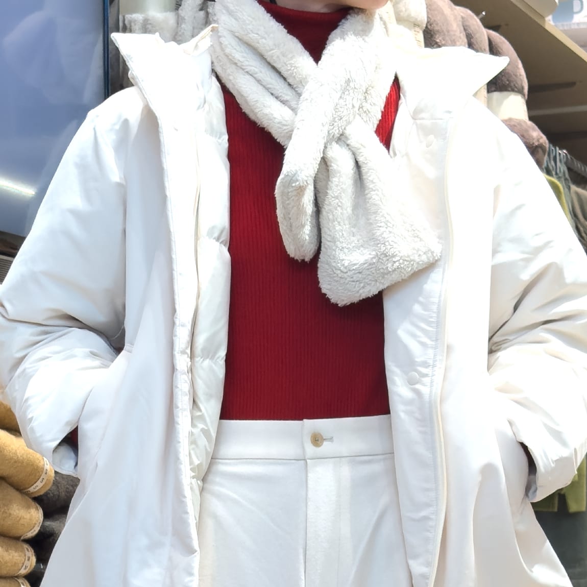 ダウンを着た女性