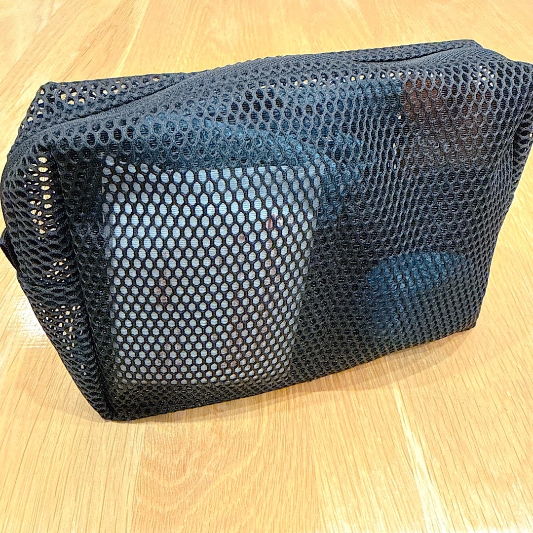 スタッフおすすめの立体メッシュ小物整理ポーチ