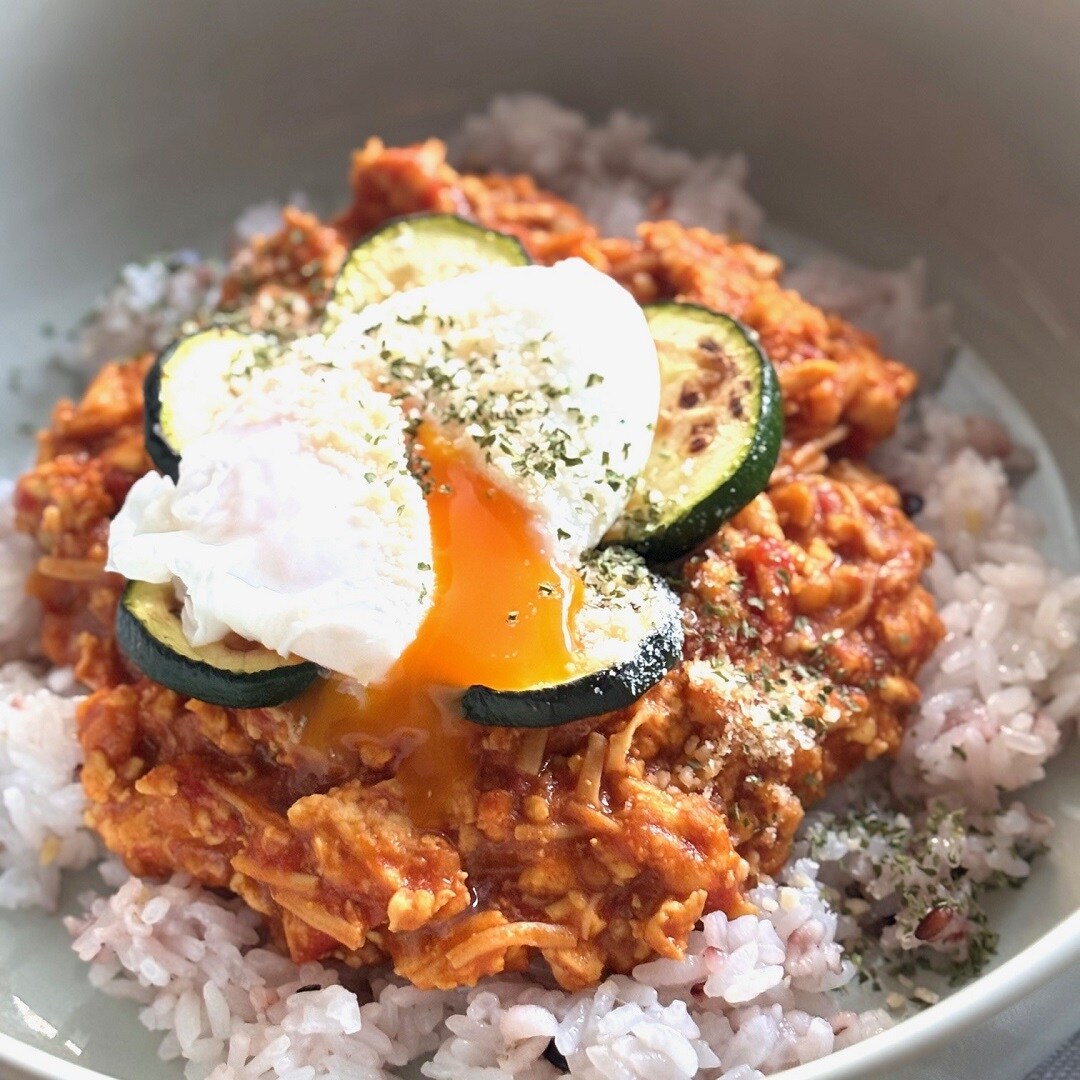 【ザ・モール仙台長町】カレーを盛りつけた写真