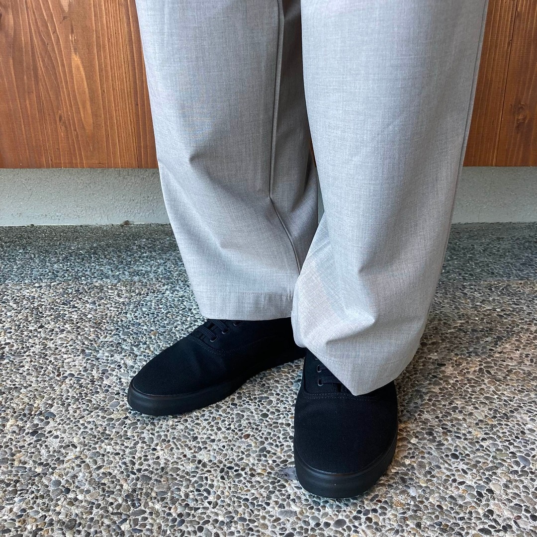 乾きやすいワンタックワイドパンツ