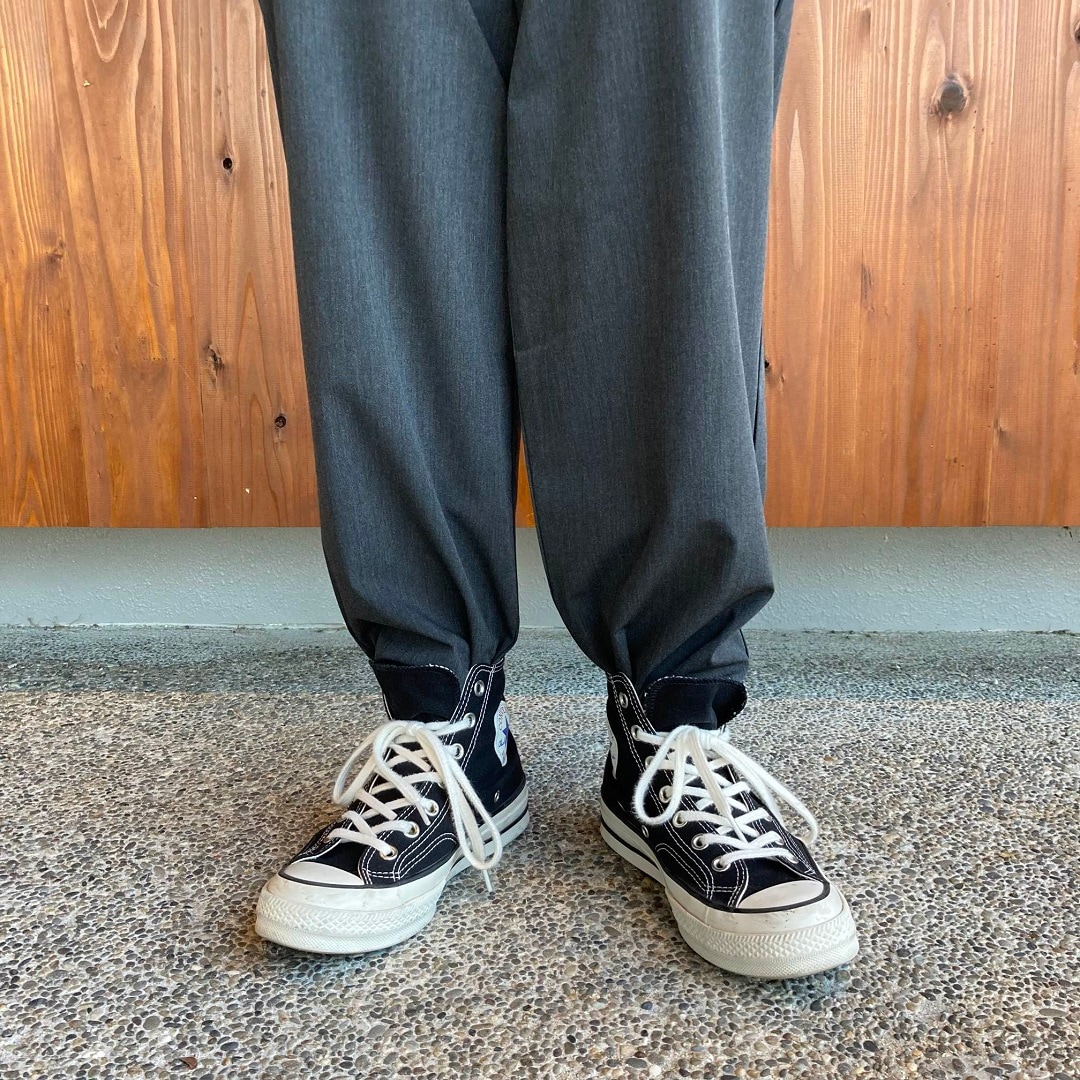 乾きやすいワンタックワイドパンツ