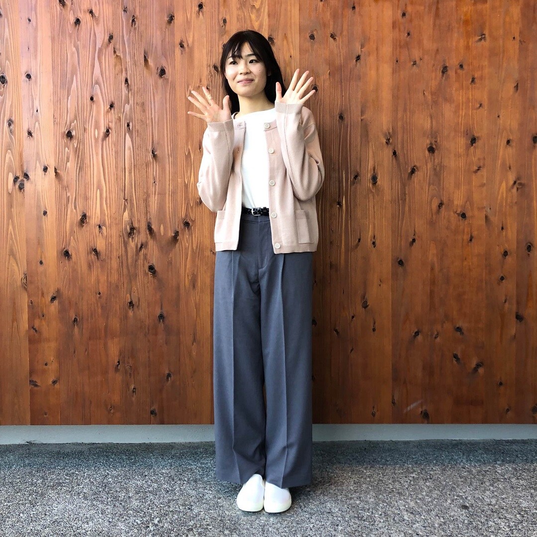 撥水タックストレートパンツ