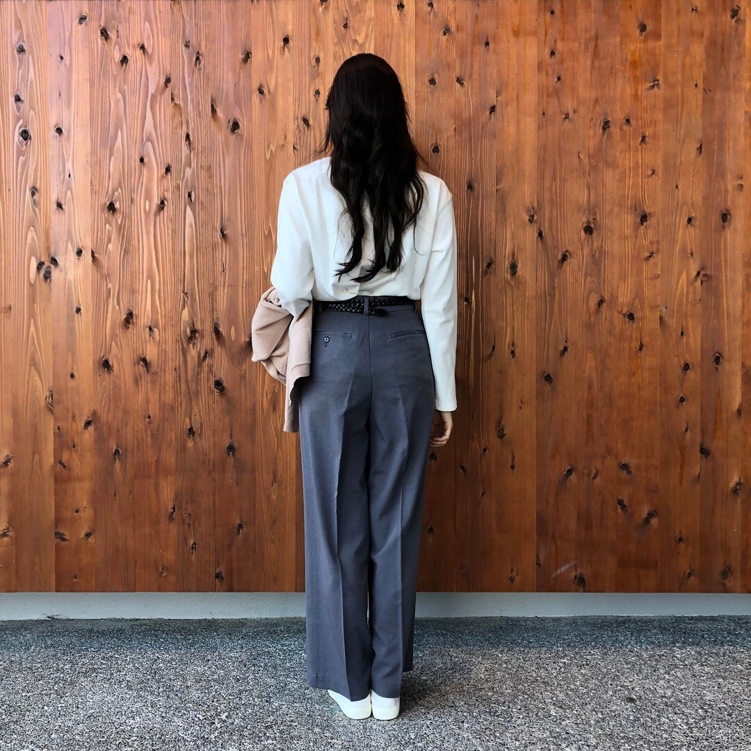撥水タックストレートパンツ