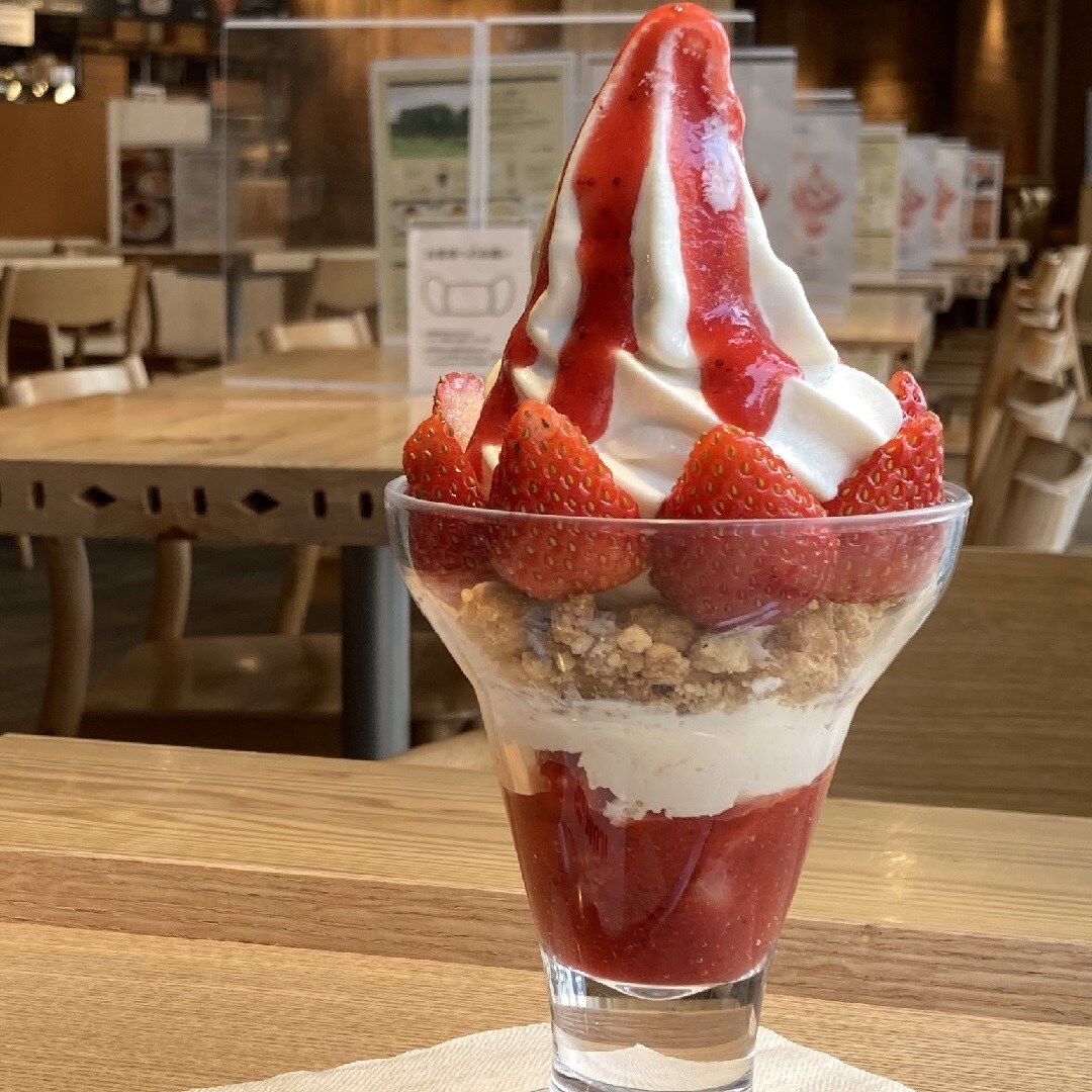 CafeMeal MUJI渋谷西武】まもなく販売終了致します「苺のパフェ」 ｜ 無印良品