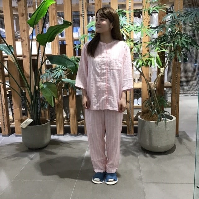 ピンクパジャマ全身