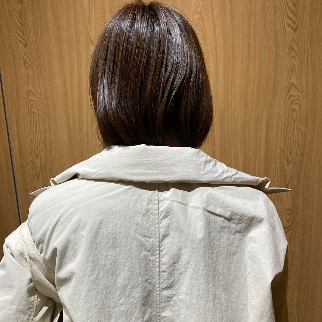 フードをしまっている状態