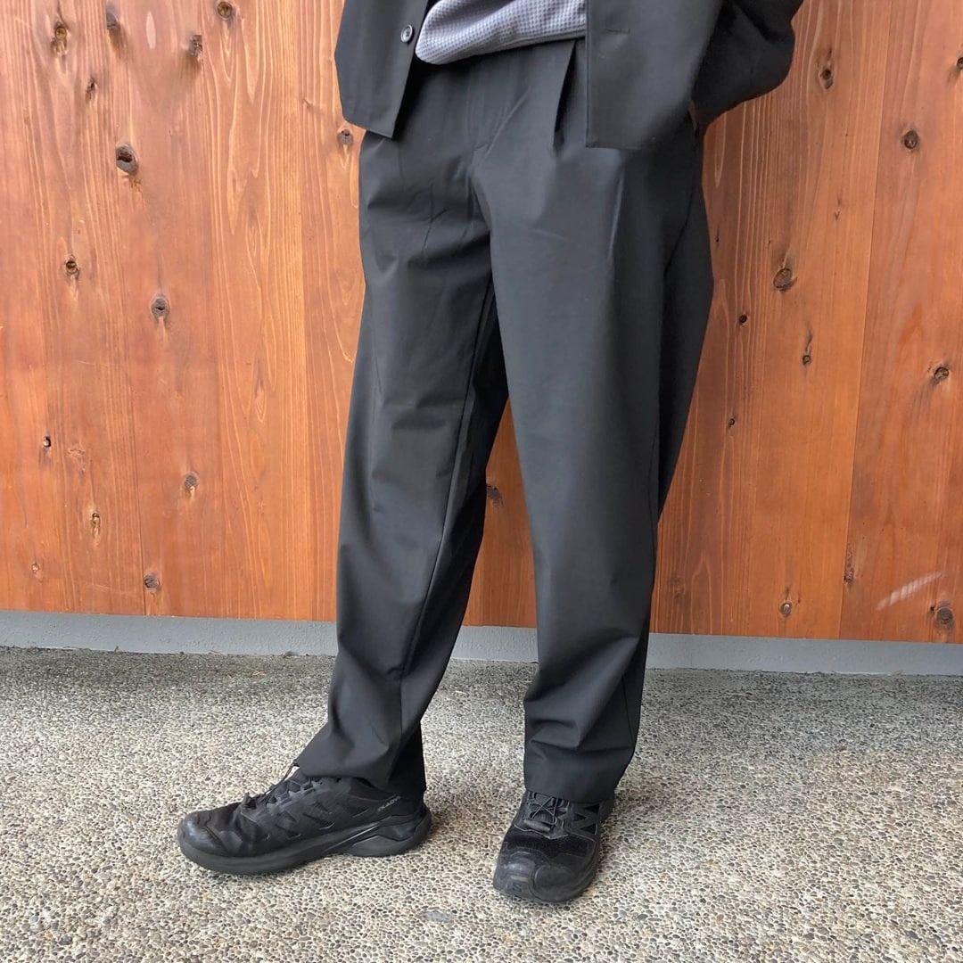 乾きやすいワンタックワイドパンツ