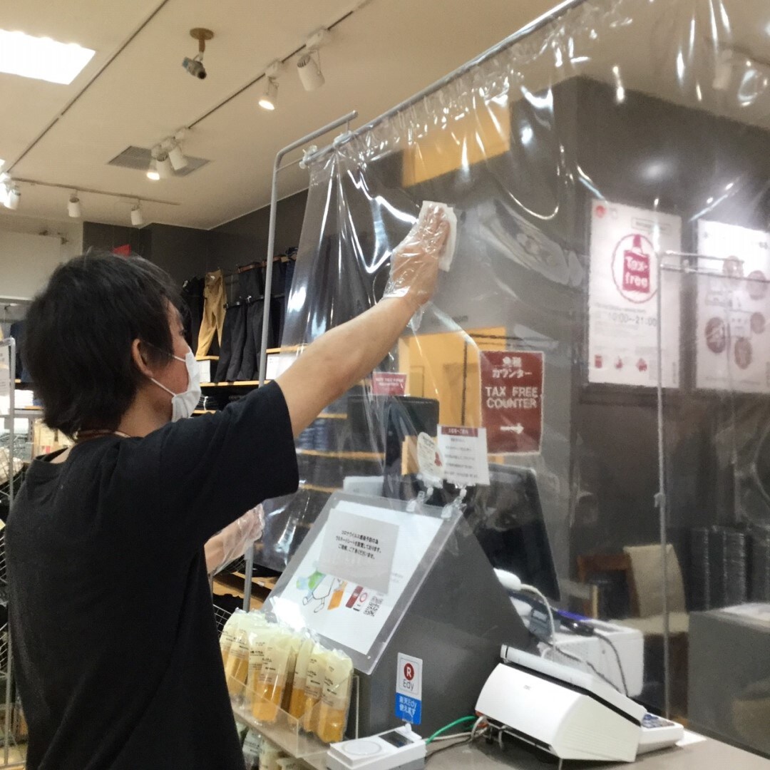 【天久】シート清掃