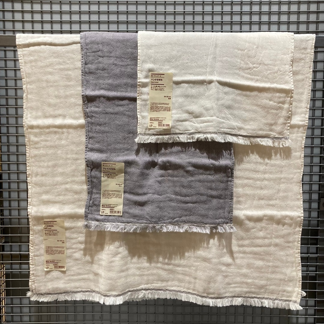 ガーゼタオルのサイズを比較する写真