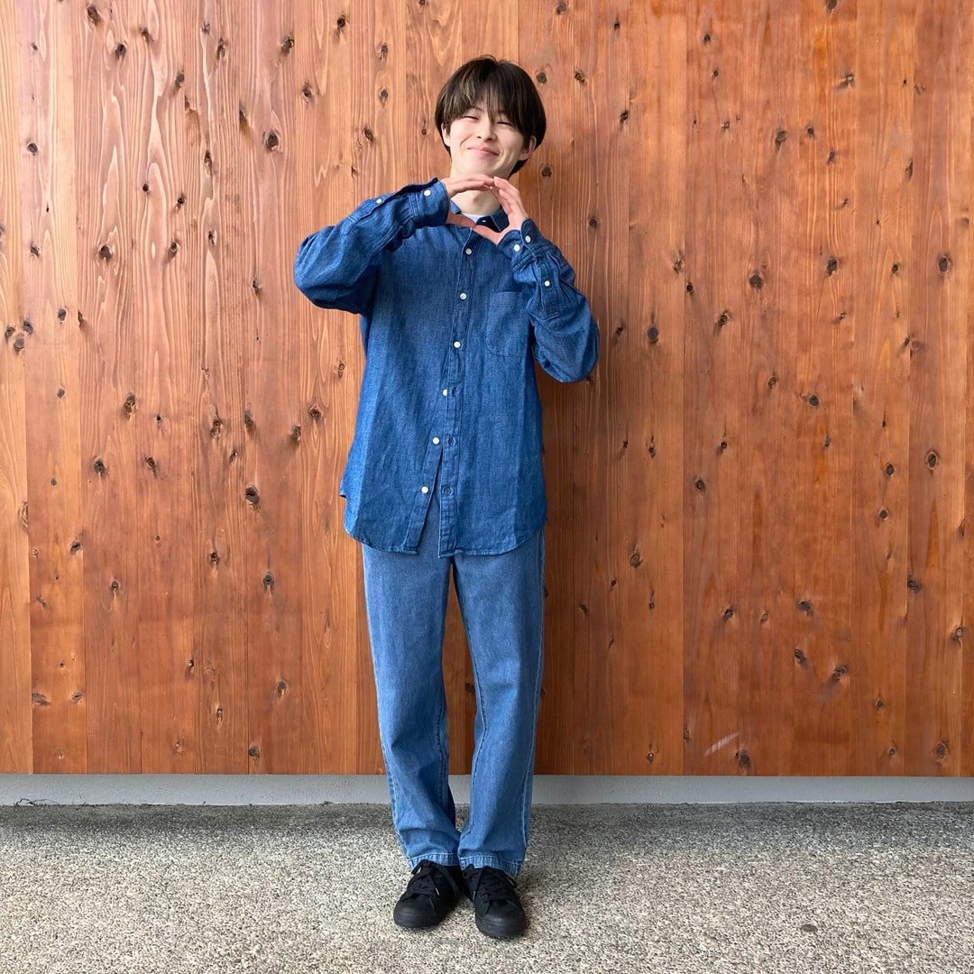 デニムシャツ