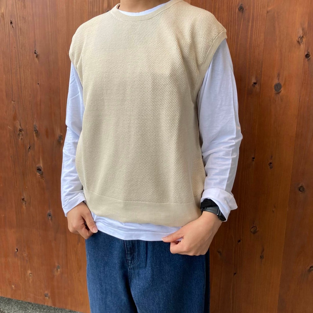 強撚透かし編みノースリーブセーター