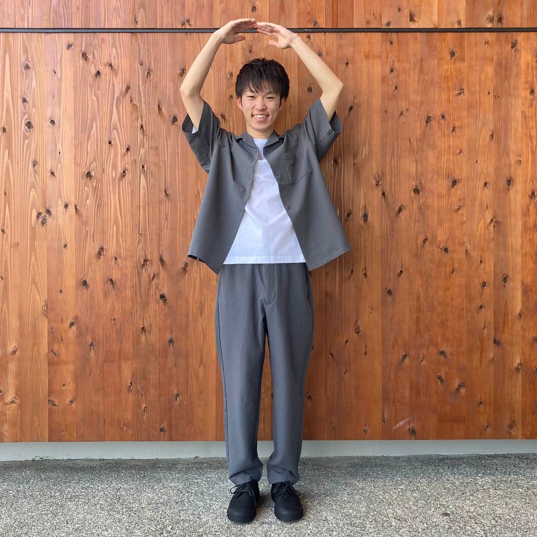 風を通すストレッチサッカーオープンカラー半袖シャツ