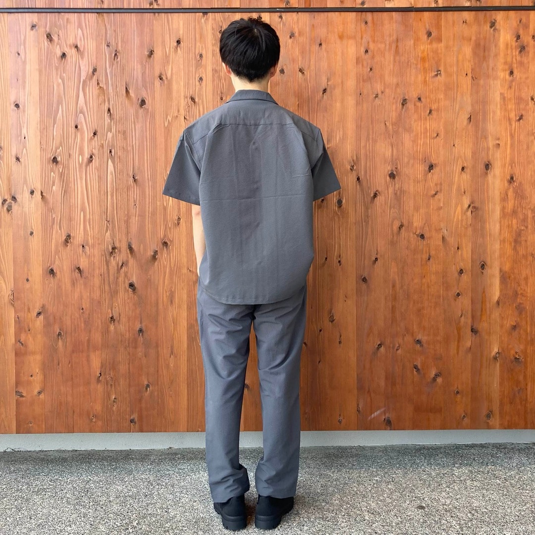 風を通すストレッチサッカーオープンカラー半袖シャツ