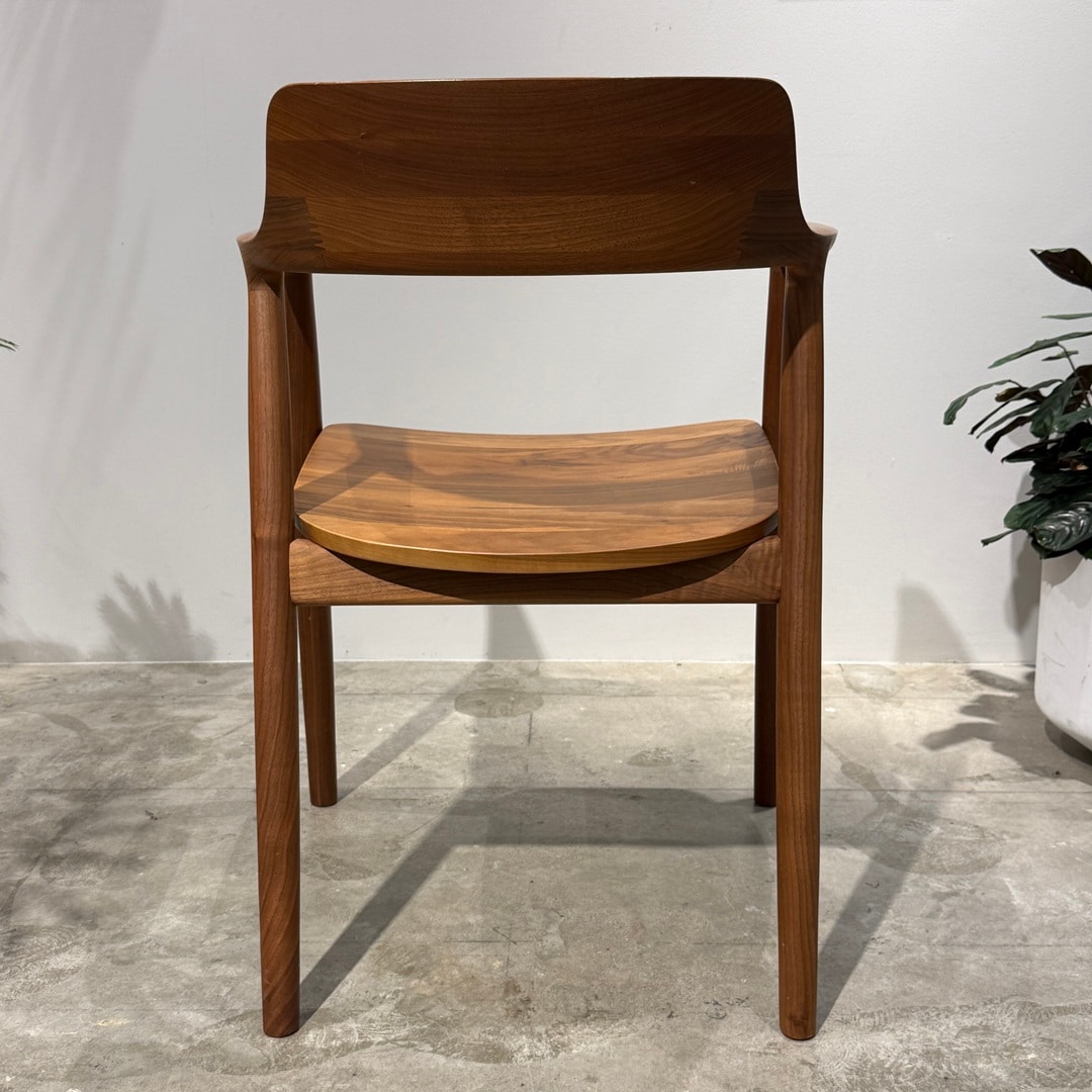 【アルパーク】展示のチェアをお手軽価格で。「わけあり品」のご紹介！第３回 _Vb67c2