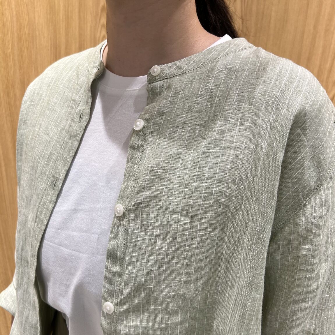 女性スタッフ　クルーネック半袖Tシャツ　白