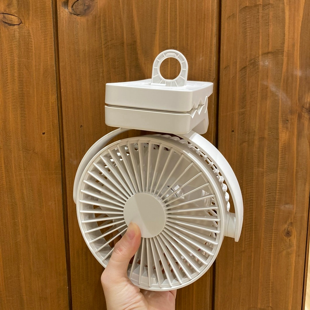 吊るすこともできる穴の写真