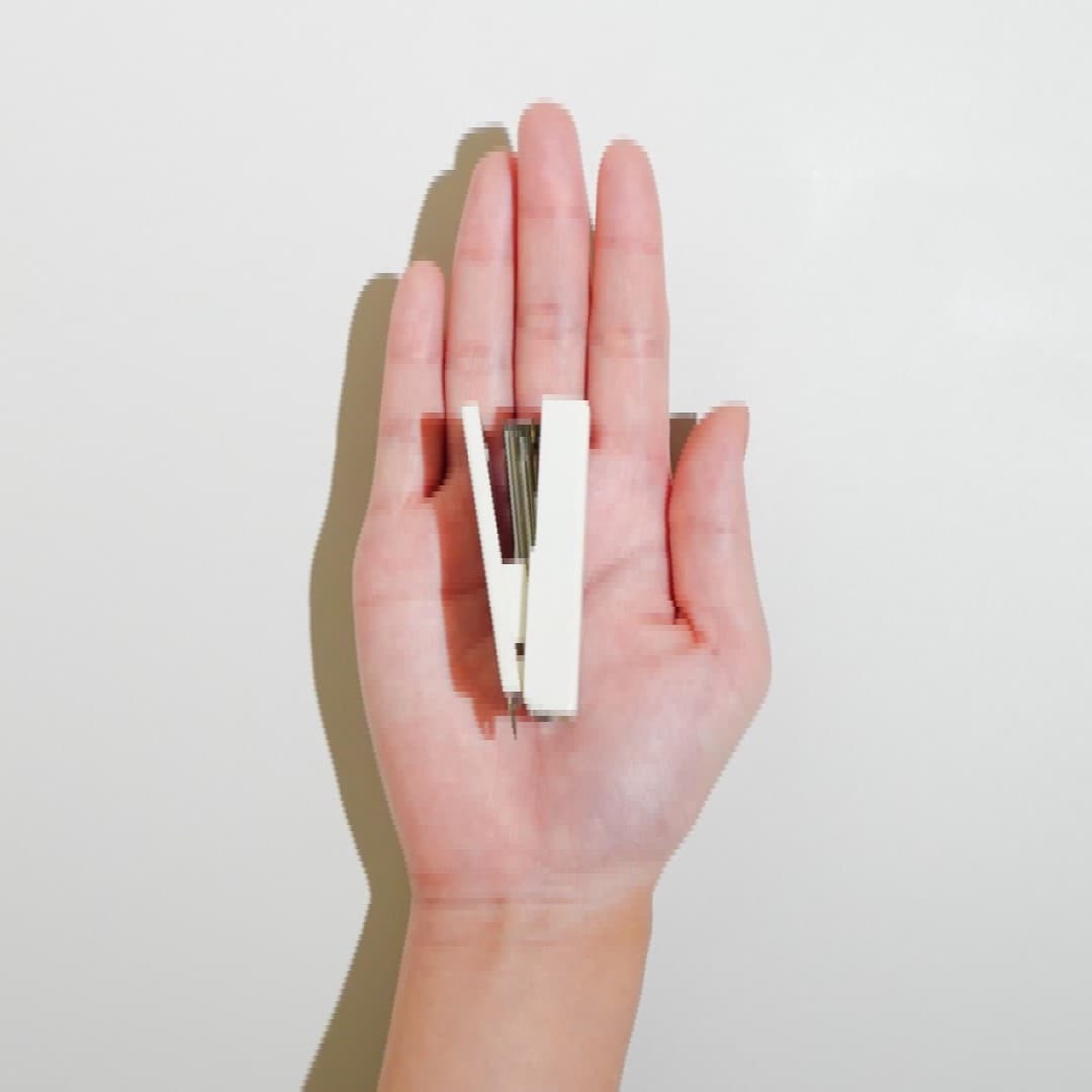 携帯用ステープラーの写真