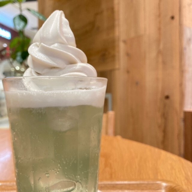 【CafeMUJIピオレ明石】癒しのメロンクリームソーダ