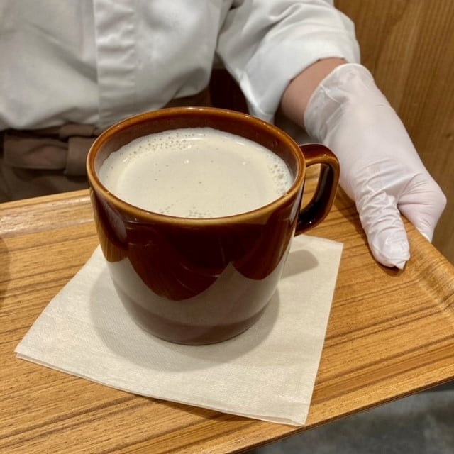 【CafeMUJIピオレ明石】当店限定｜黒豆茶ラテはいかがでしょうか？