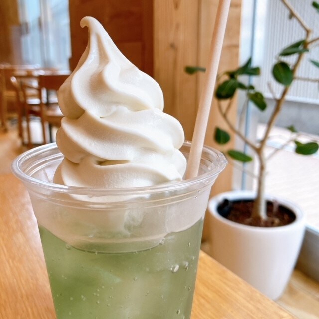 【CafeMUJIピオレ明石】麗しのメロンクリームソーダ