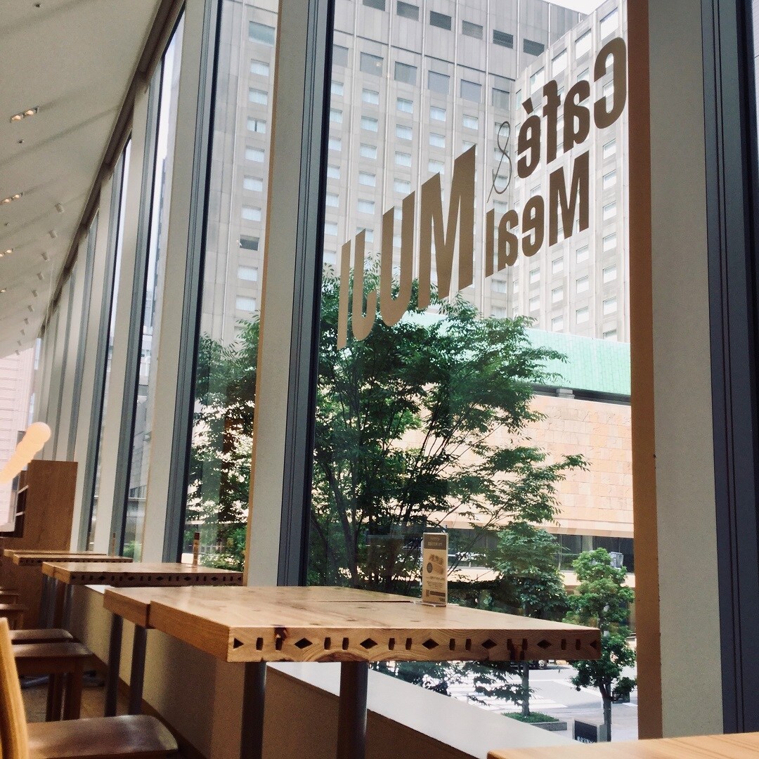 【Cafe ＆Meal MUJI 日比谷】窓と空間