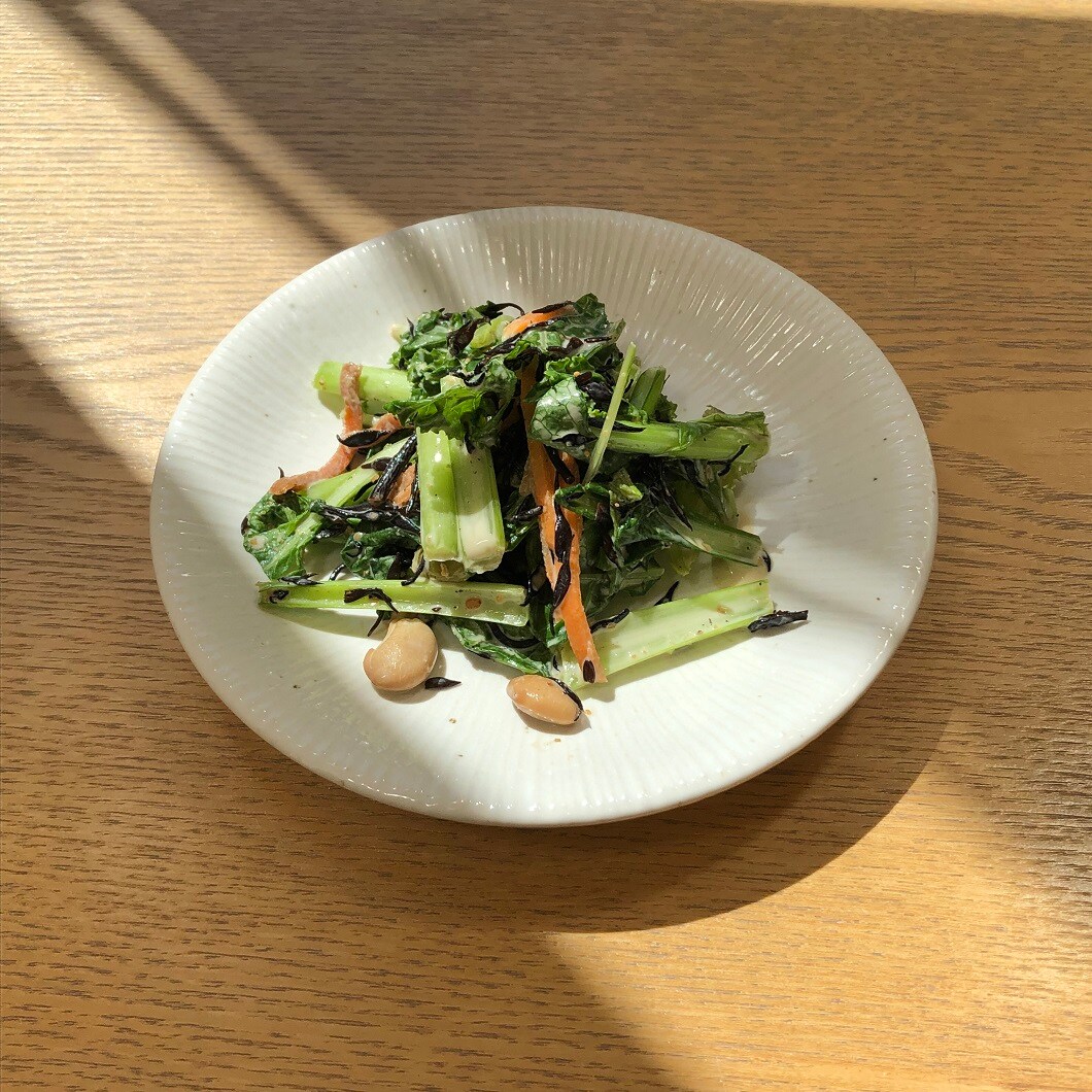 【Cafe&Meal MUJI日比谷】ひじきとケールの和風サラダ皿の写真