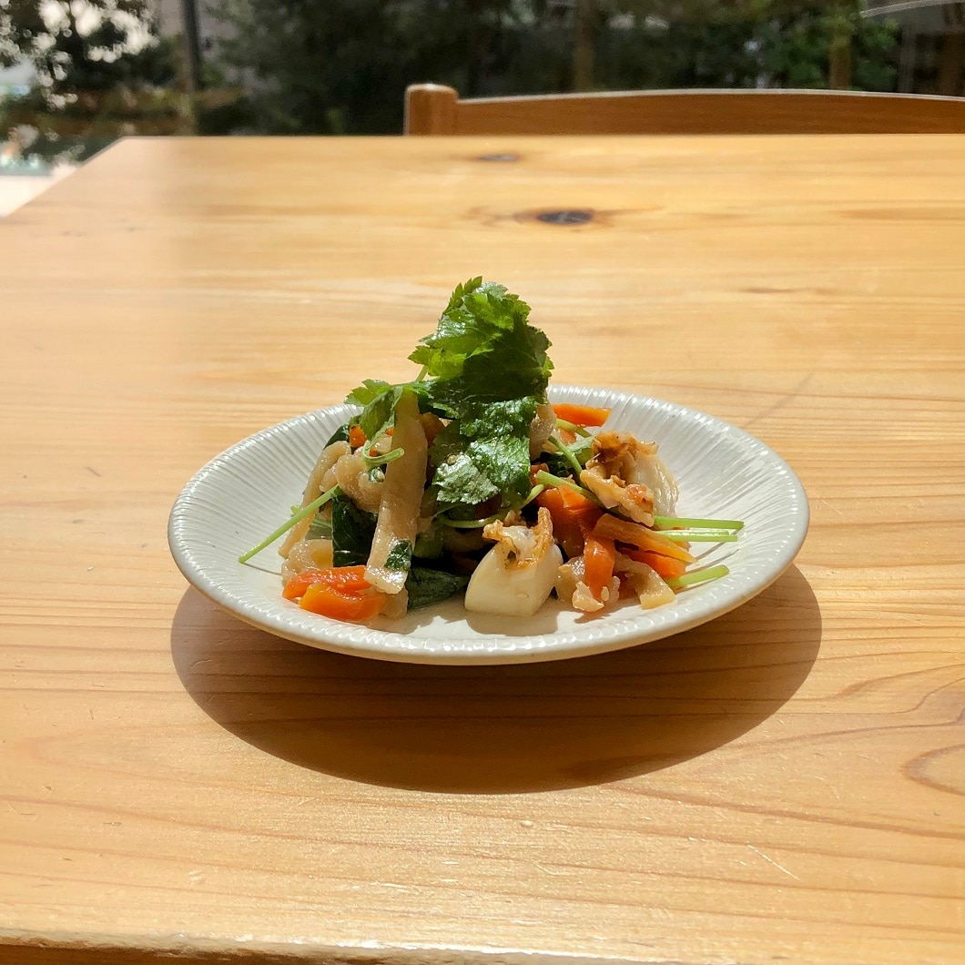 【Cafe&Meal MUJI日比谷】干し野菜とホタテのサラダの写真