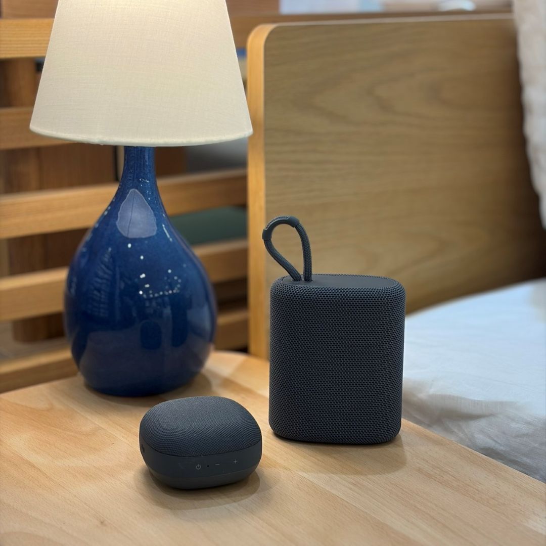 ベッドサイドのスピーカー