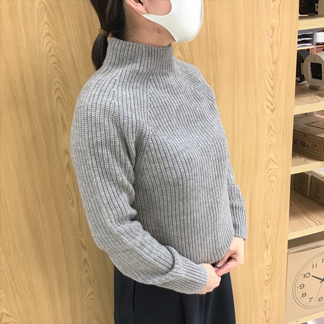 【福井西武】お手頃価格になりました。ヤク入り畔編みモックネックセーター