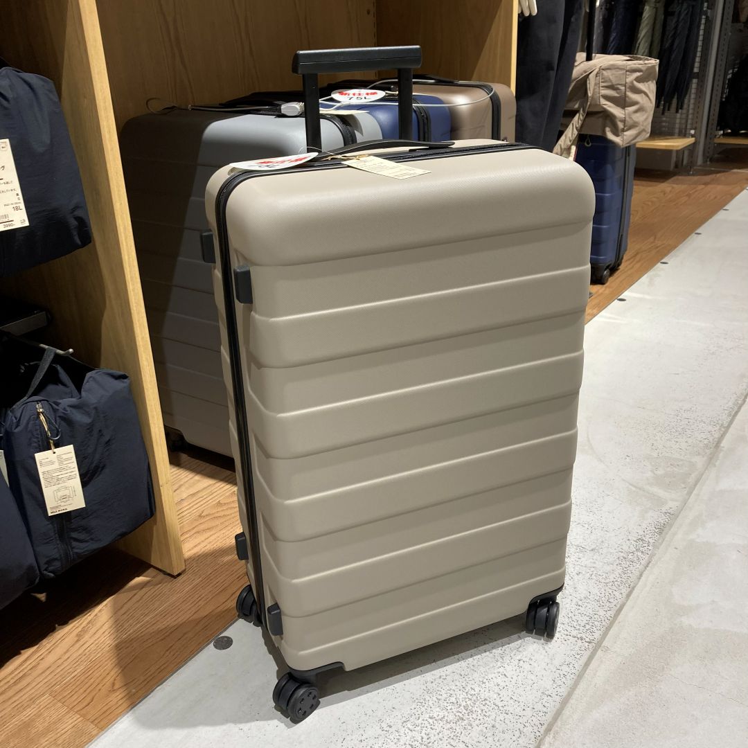 【つかしん】夏の旅行にぴったりなハードキャリーケースのご紹介_u8M3nh
