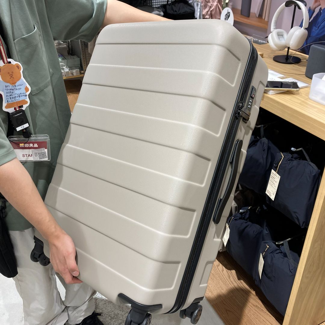 【つかしん】夏の旅行にぴったりなハードキャリーケースのご紹介_ndW7e0