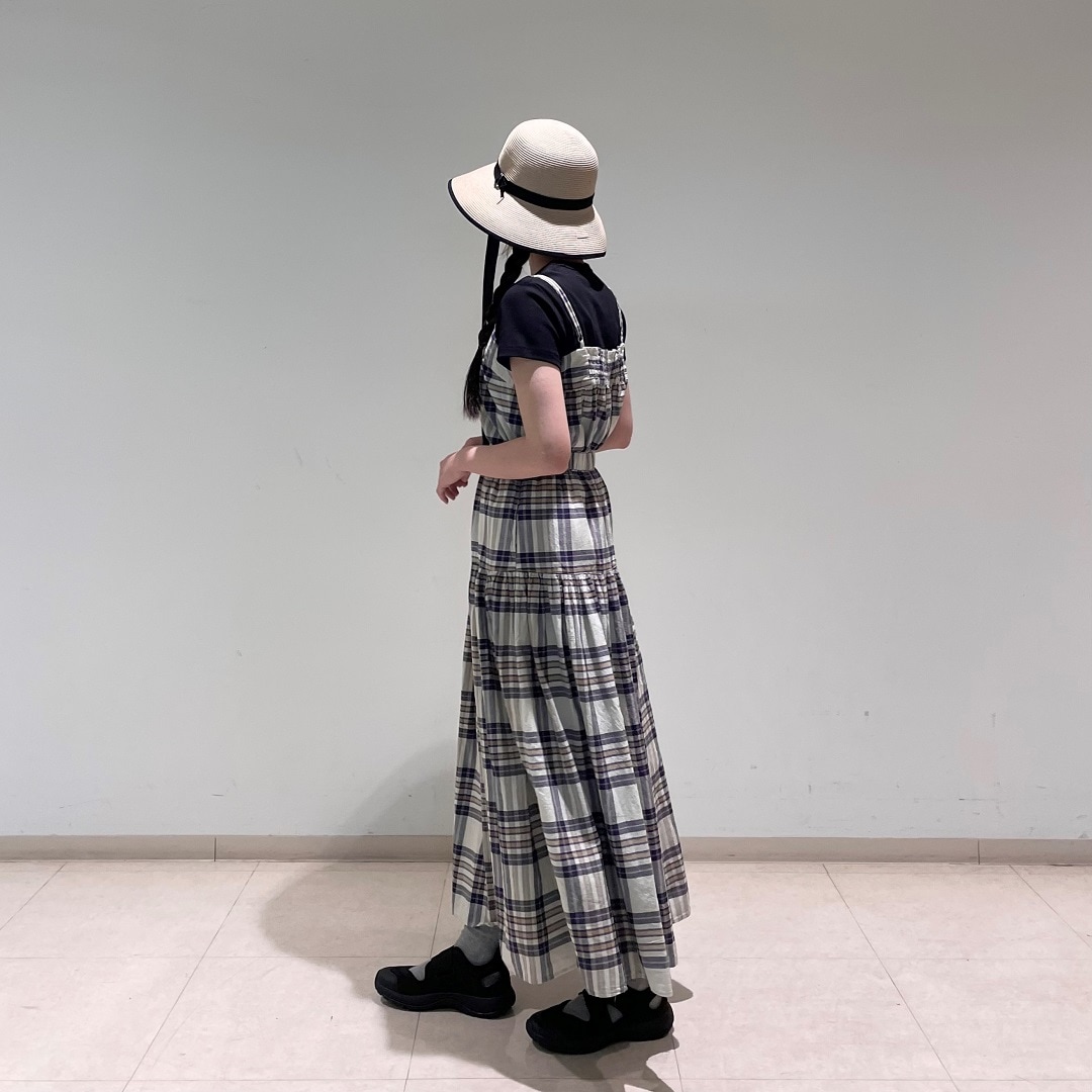 横を向いている写真