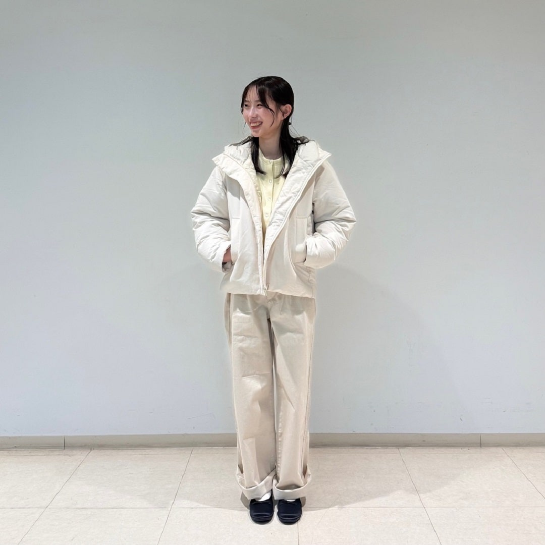 右を向いている写真