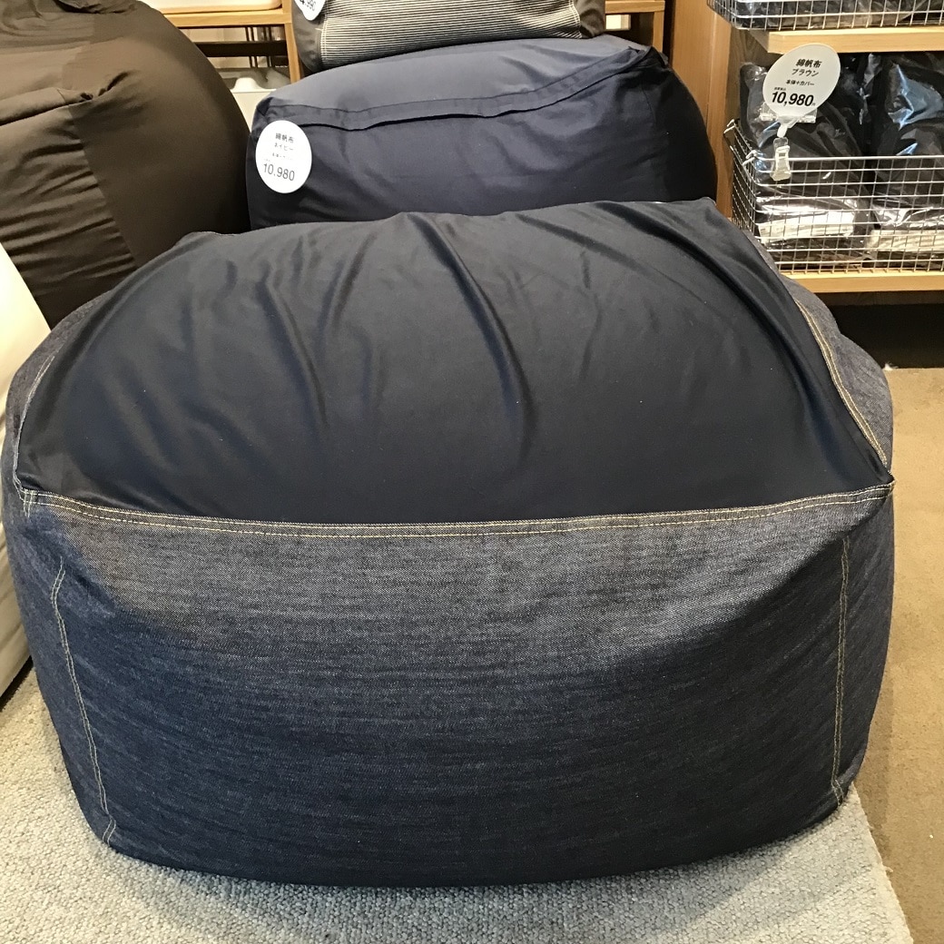 体にフィットするソファ