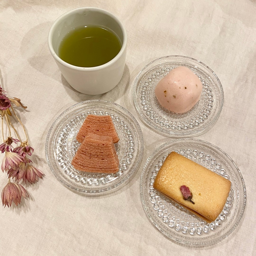 桜のお菓子試食