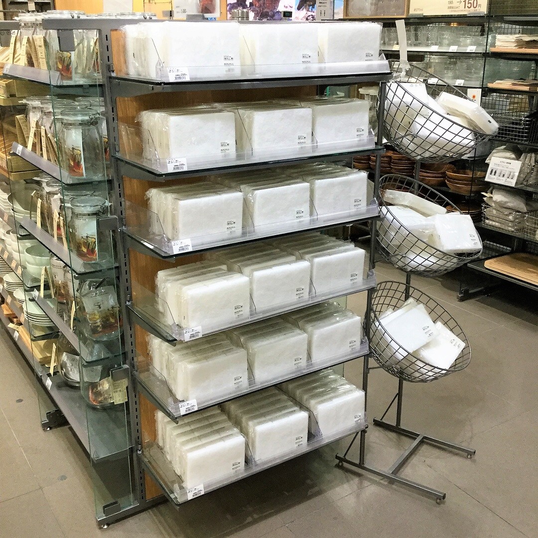ウレタンフォーム三層スポンジ売場