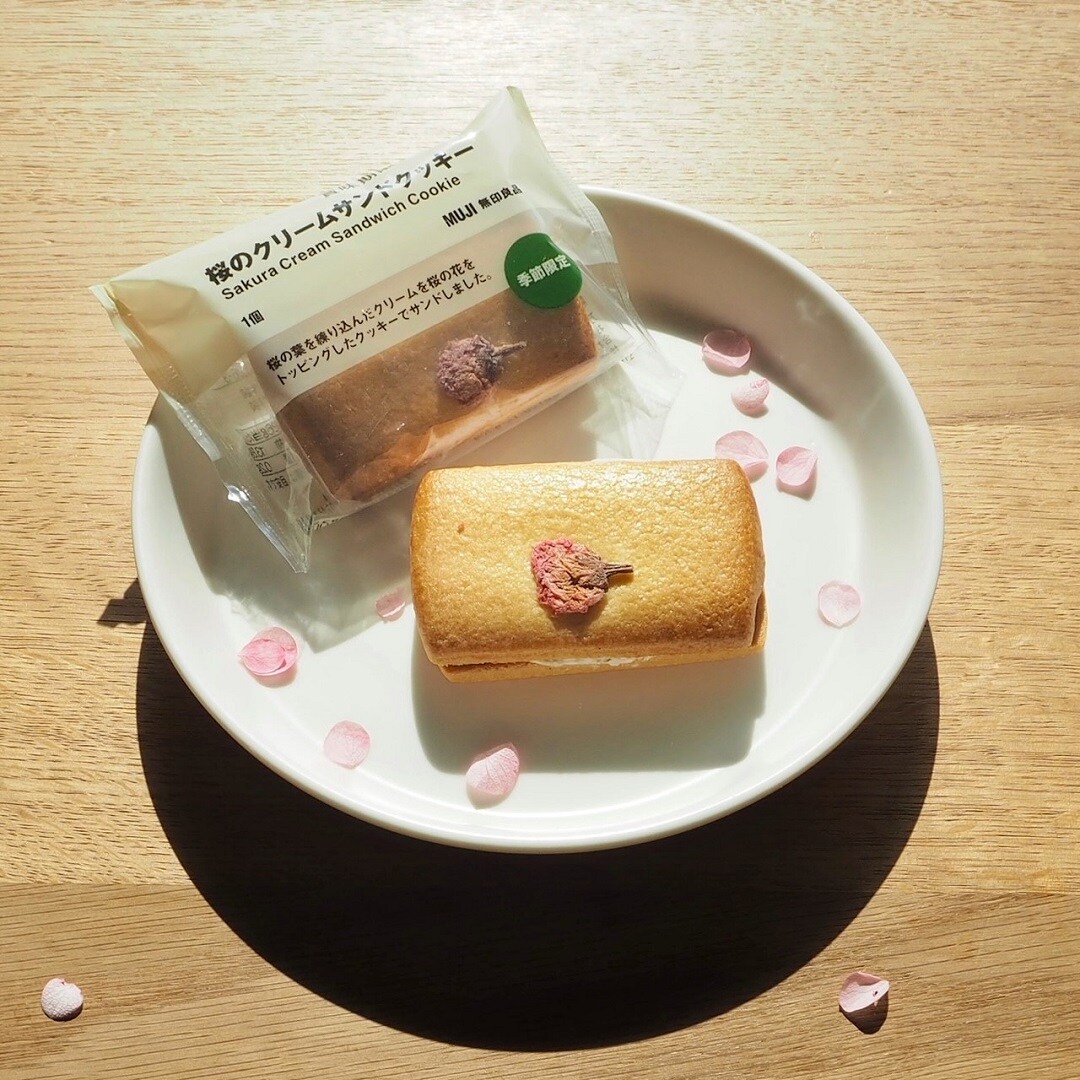 桜のクリームサンドクッキー
