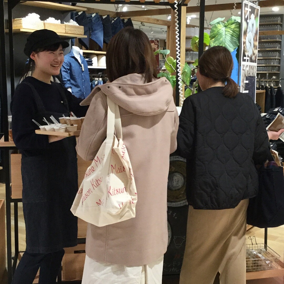 試食様子２