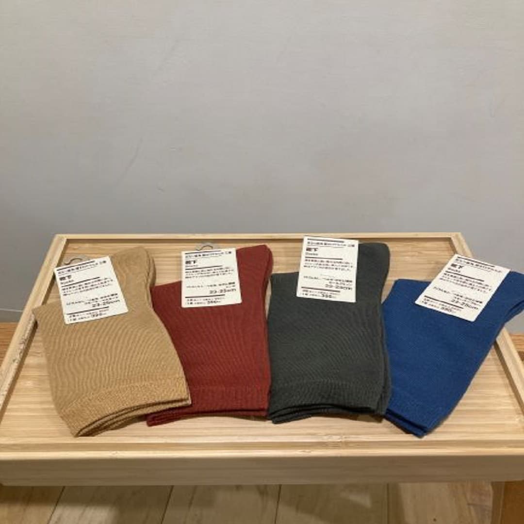 秋色　靴下入荷してます！